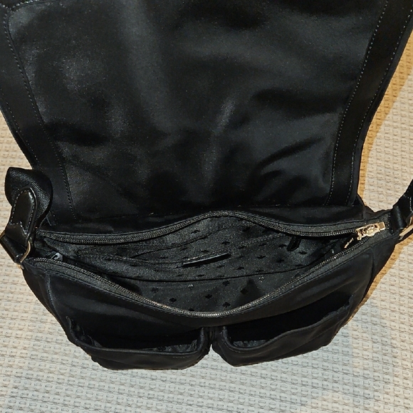 Kate Spade Black Crossbody Bag with Adjustable Strap and Flap Closure - Picture 7 of 12